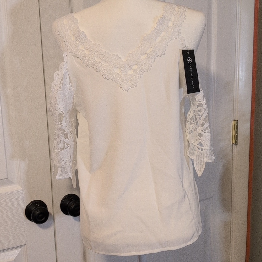 White Cold Shoulder V Neck Top With 3/4 Lace Sleeves - Picture 4 of 7